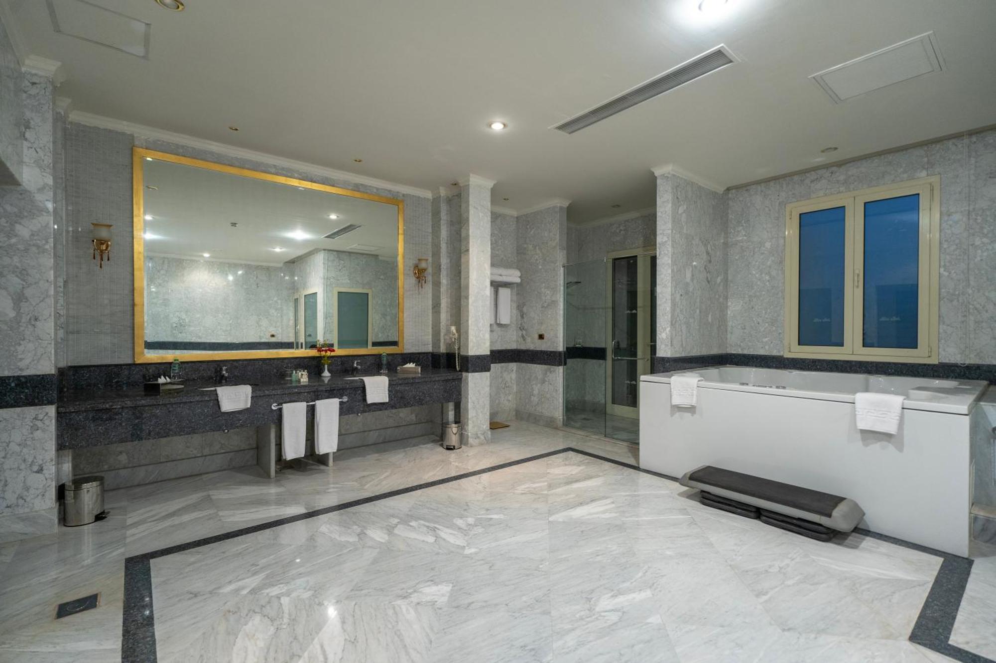 Jolie Ville Hotel & Spa Kings Island Луксор Екстер'єр фото Bathroom