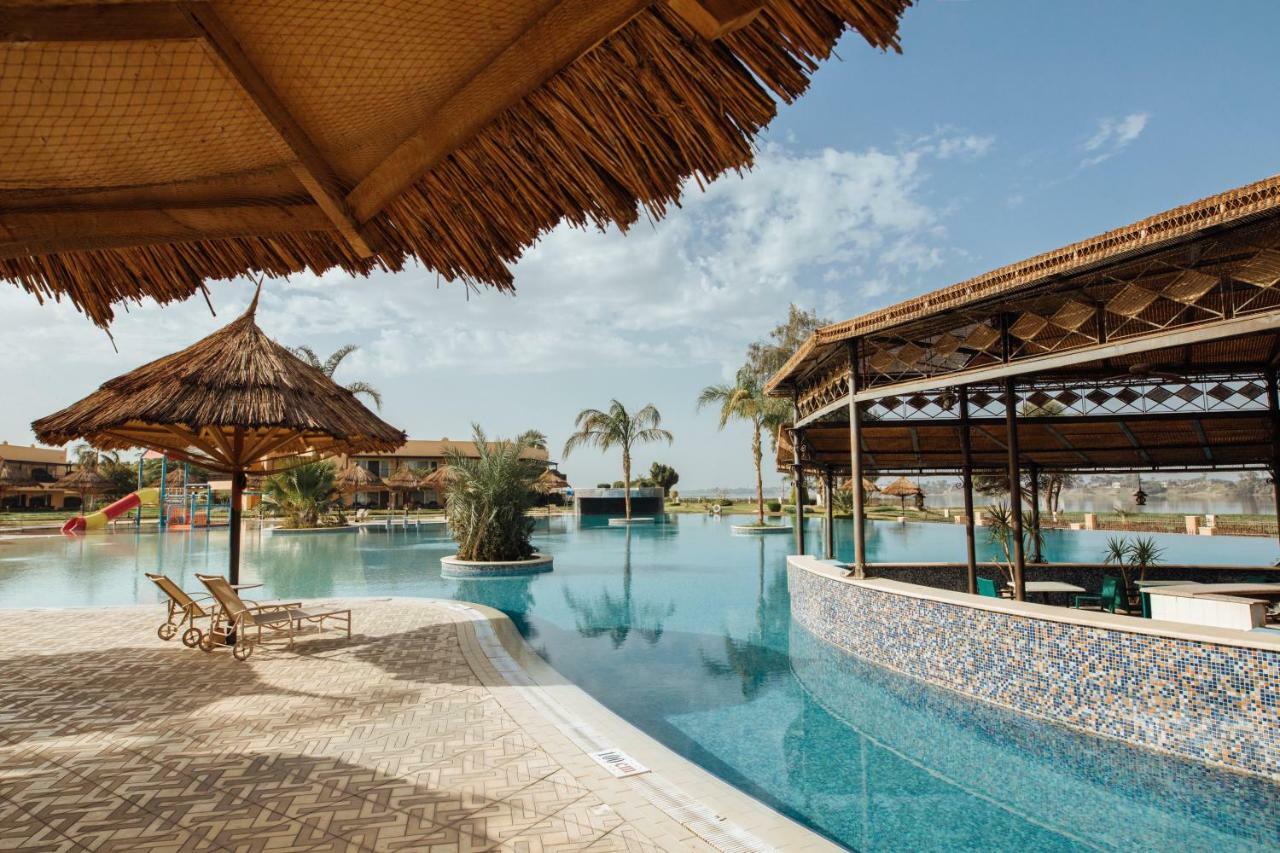 Jolie Ville Hotel & Spa Kings Island Луксор Екстер'єр фото The resort's lagoon